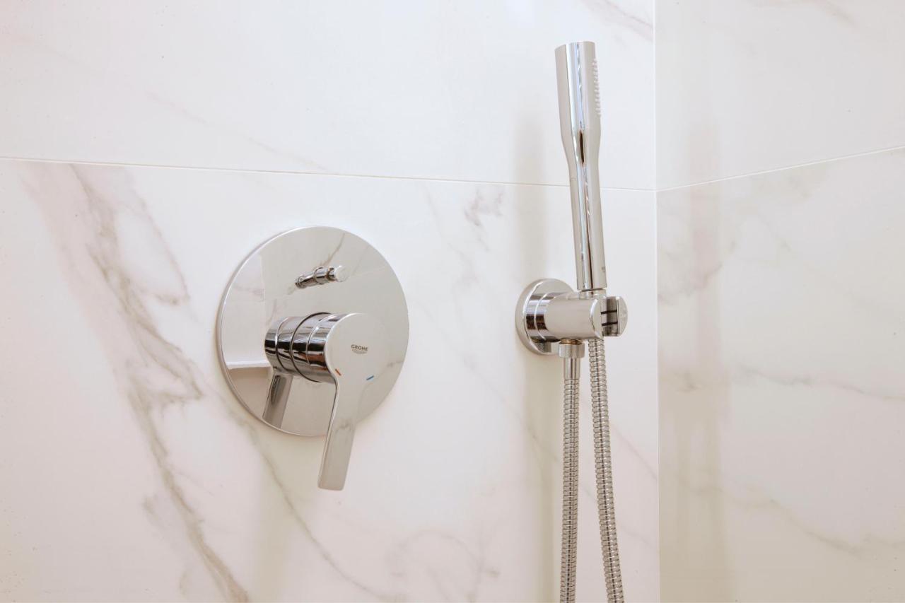 Tirso Suite Madrid Exterior foto