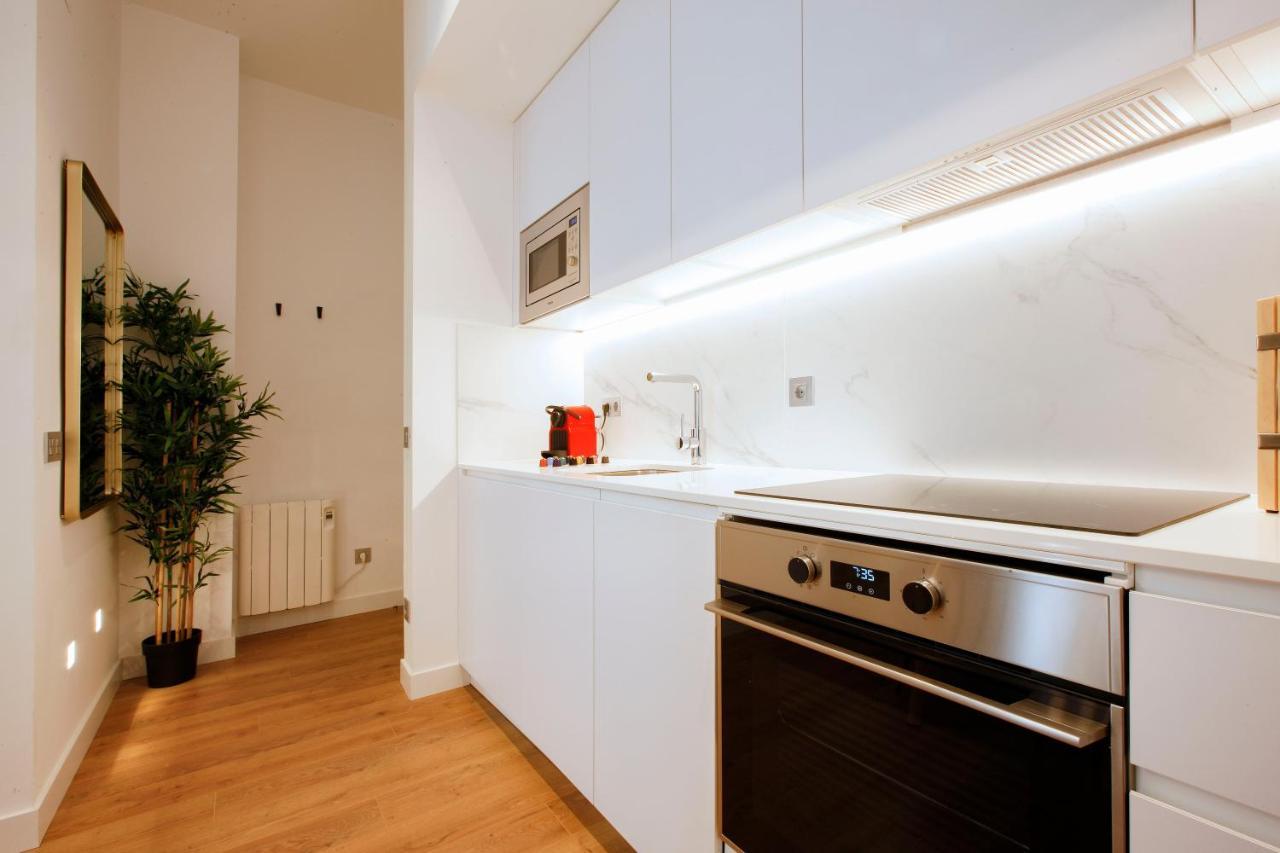 Tirso Suite Madrid Exterior foto